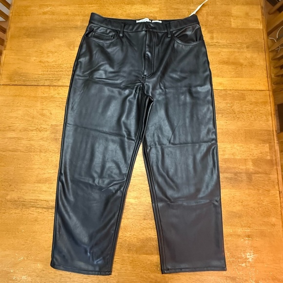 Abercrombie & Fitch Black Cropped Pants - Picture 2 of 9